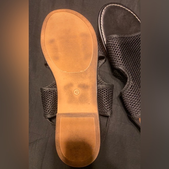 Knit/lace  sandals - Picture 2 of 3